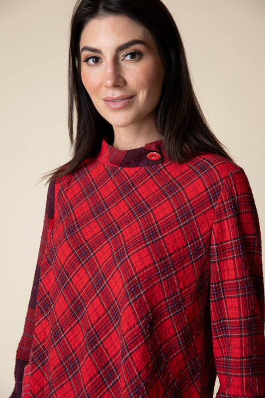 HABITAT MOCK NECK TOP PLAID RED