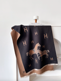 Equestrian Black / Tan Stable Reversible Wrap
